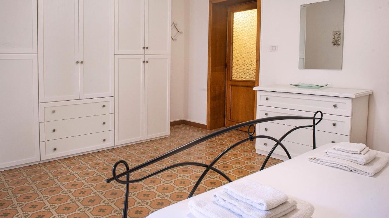 Paoli 89 Apartment Alghero Bagian luar foto