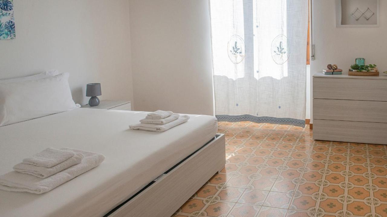 Paoli 89 Apartment Alghero Bagian luar foto